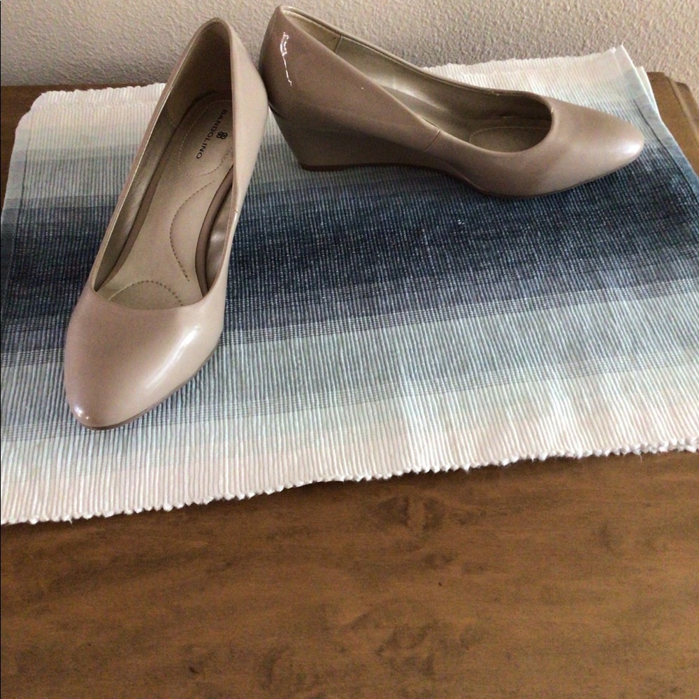 Size 7, Bandolino, Wedge casual shoes